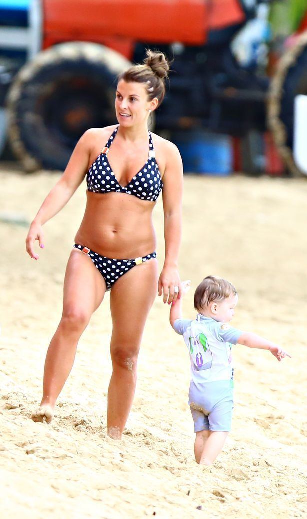 Coleen Rooney Coleen Rooney shows off her smokin39 hot bod in polkadot