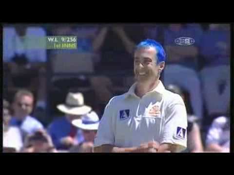 Colin Miller (cricketer) Colin Miller blue hair incidentfunny blooper cricket YouTube