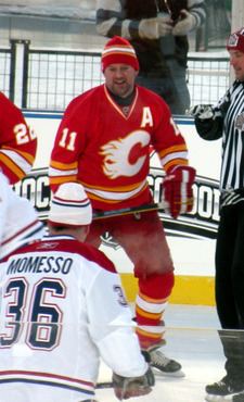 Colin Patterson (ice hockey) httpsuploadwikimediaorgwikipediacommonsthu
