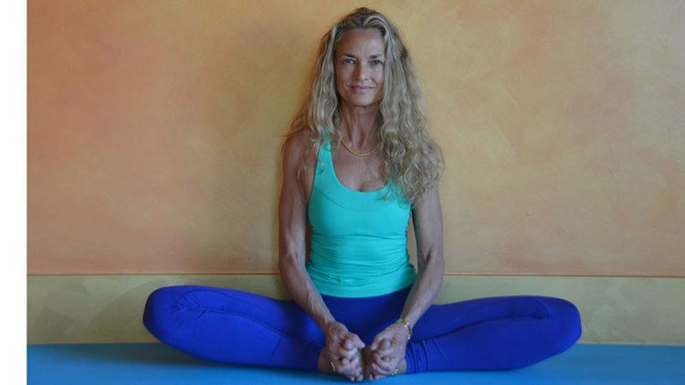 Colleen Saidman 7 Yoga Poses To Release Trauma Colleen Saidman Yee