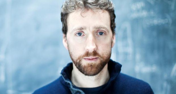 Colm Mac Con Iomaire Colm Mac Con Iomaire weathers the musical storms