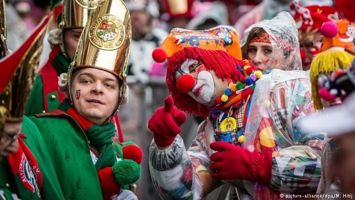 Cologne Carnival Cologne Carnival merrymakers to party despite storm warning News