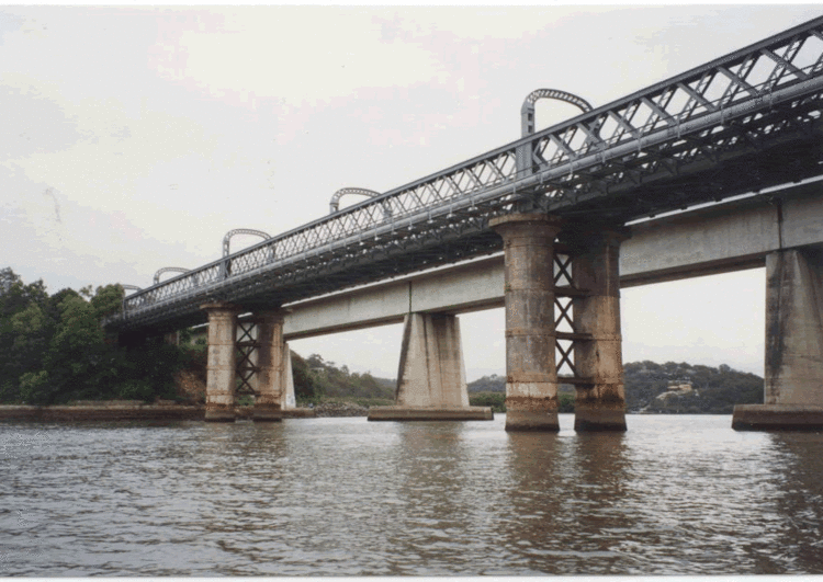 Como railway bridge Landmarks