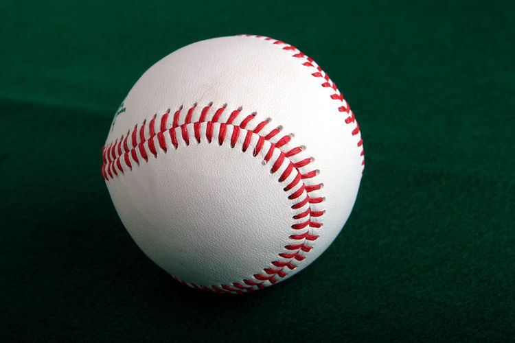Comparison of baseball and softball