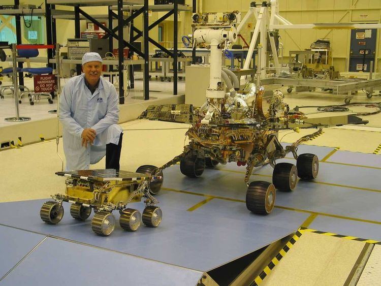 Comparison of embedded computer systems on board the Mars rovers