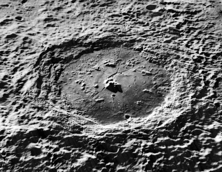 Compton (crater)