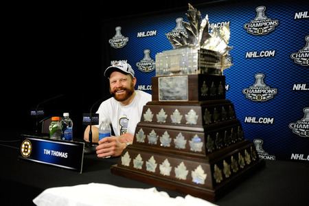 Conn Smythe Trophy Tim Thomas Wins Conn Smythe Trophy And It Grows With His Legend