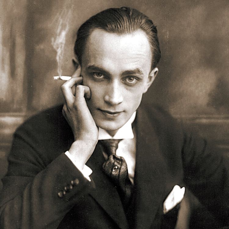 Conrad Veidt httpsgarbolaughsfileswordpresscom201101ve