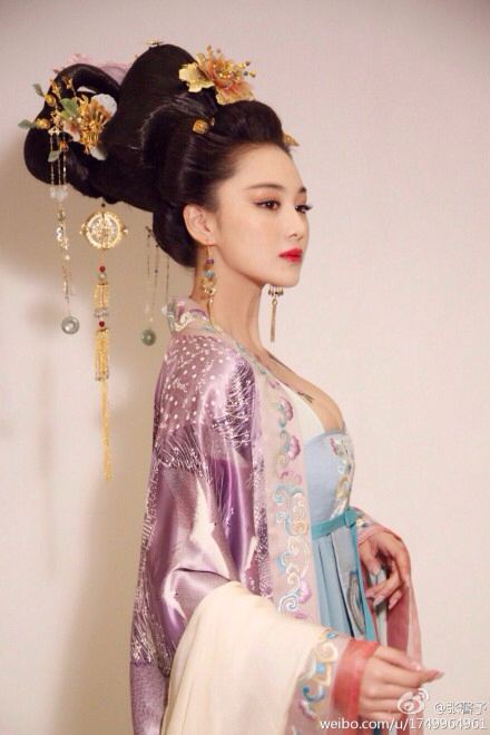 Consort Xiao Zhang Xinyu as Consort Xiao in TV Series Empress of China