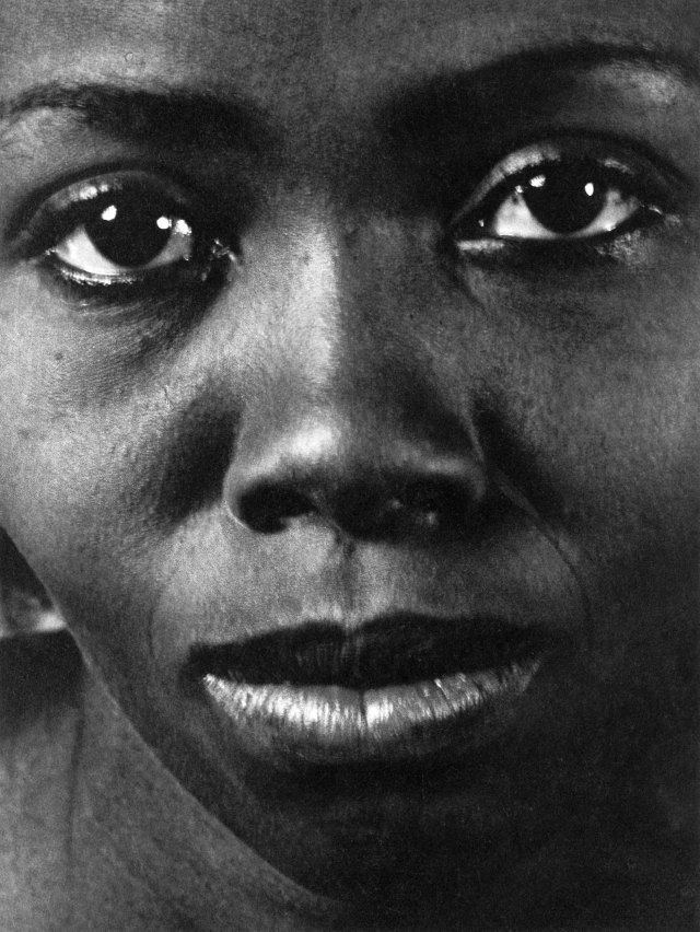 Consuelo Kanaga Consuelo Kanaga AfricanAmerican Portraitist Fans in a