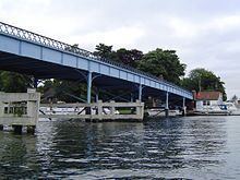 Cookham Bridge httpsuploadwikimediaorgwikipediacommonsthu