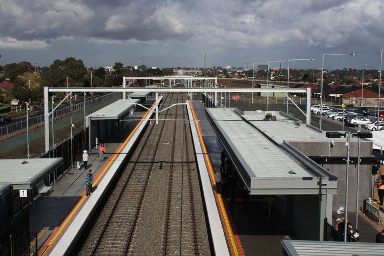 Coolaroo railway station