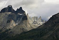 Cordillera Paine httpsuploadwikimediaorgwikipediacommonsthu
