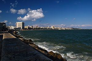 Corniche (Alexandria) httpsuploadwikimediaorgwikipediacommonsthu
