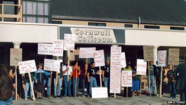 Cornwall Coliseum Demolition work starts at Cornwall Coliseum BBC News