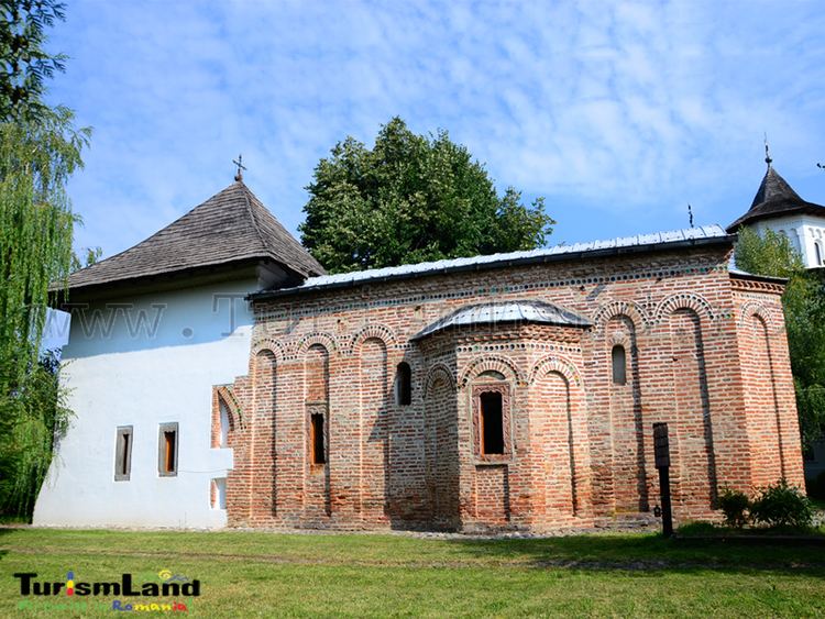 Cotmeana Manastirea Cotmeana TurismLandro Fii turist in Romania
