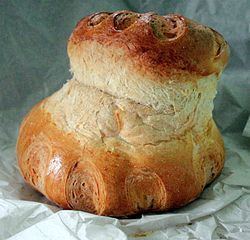 Cottage loaf httpsuploadwikimediaorgwikipediacommonsthu