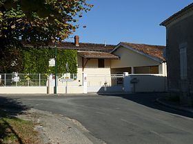 Coulonges, Charente-Maritime httpsuploadwikimediaorgwikipediacommonsthu