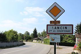 Courtenay, Isère httpsuploadwikimediaorgwikipediacommonsthu