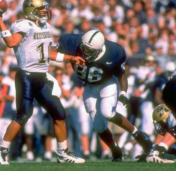 Courtney Brown (defensive end) Penn States Courtney Brown COLLEGE FOOTBALL Pinterest College