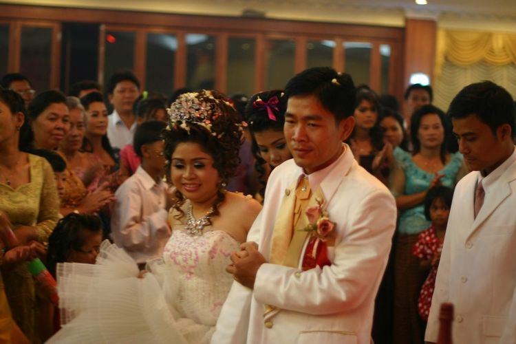 Courtship, marriage, and divorce in Cambodia