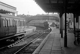 Cowes railway station httpsuploadwikimediaorgwikipediacommonsthu