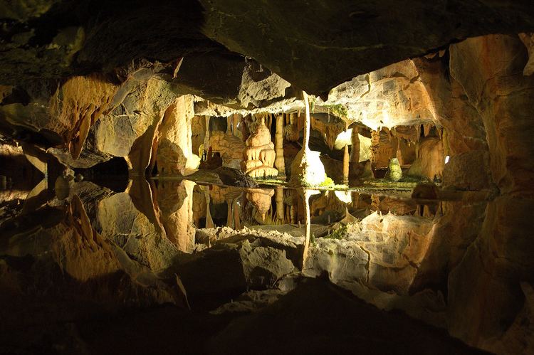 Cox's Cave Cox39s Cave Cave in United Kingdom Thousand Wonders