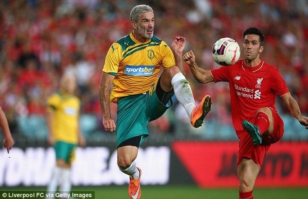 Craig Foster Craig Foster gets trolled over video of him holding daughter during