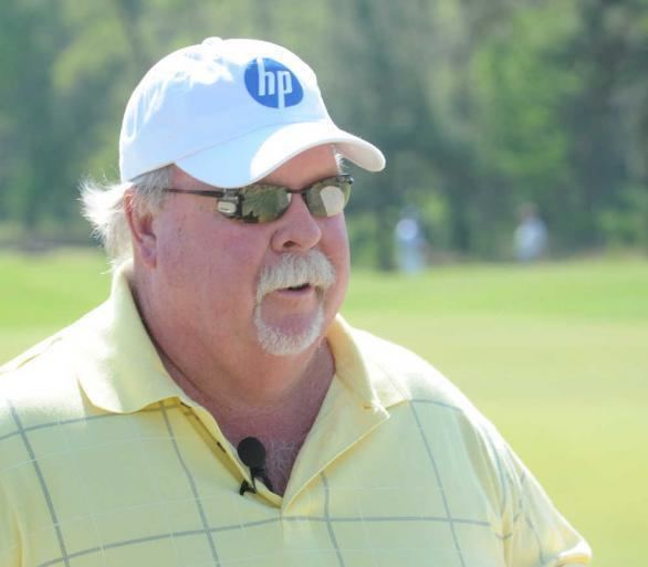 Craig Stadler Golfer Craig Stadler gives clinic at Fort Gordon The