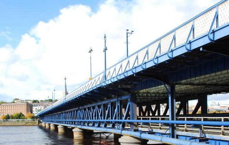 Craigavon Bridge Environment minister lists Derry39s quoticonicquot Craigavon Bridge The