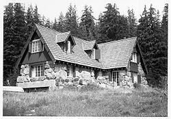 Crater Lake Superintendent's Residence httpsuploadwikimediaorgwikipediacommonsthu