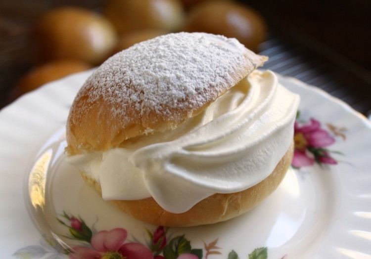 Cream bun Cream Buns a Scottish Favourite Christina39s Cucina