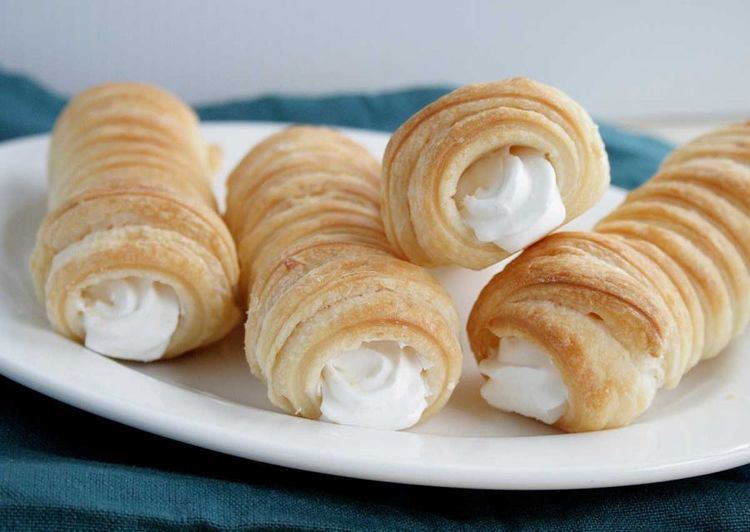 Cream horn 1000 ideas about Cream Horns on Pinterest Eclairs Chocolates and