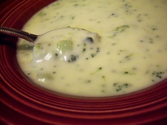 Cream of broccoli soup imgsndimgcomfoodimageuploadw555h416cfit