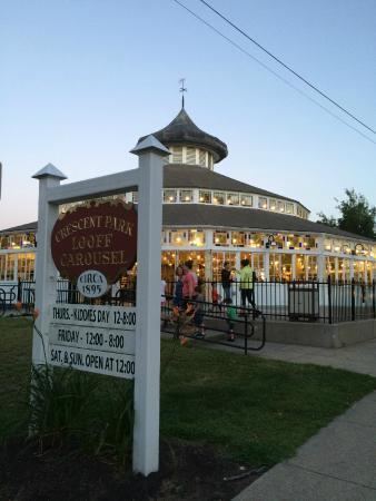 Crescent Park Looff Carousel httpsmediacdntripadvisorcommediaphotos08