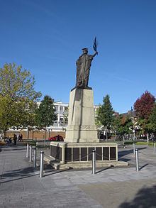 Crewe War Memorial httpsuploadwikimediaorgwikipediacommonsthu