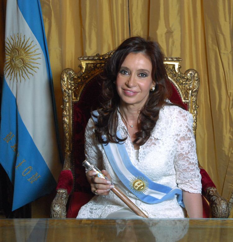 Cristina Fernández de Kirchner FileCristina Fernndez de Kirchner Foto Oficial 2jpg Wikimedia
