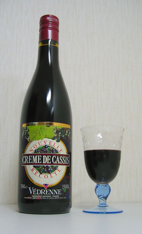 Crème de cassis httpsuploadwikimediaorgwikipediacommonsee