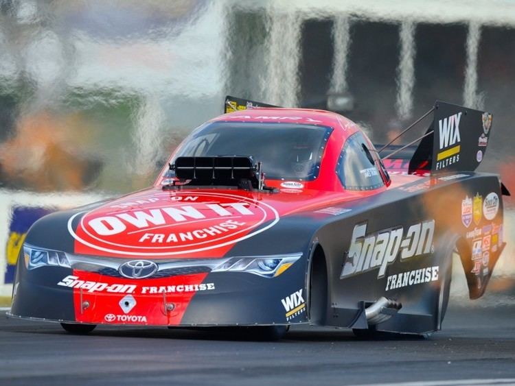 Cruz Pedregon Cruz Pedregon paces Funny Car qualifying at Commerce