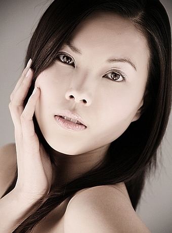 Crystal Yu Crystal Yu Female model Source Models model agency