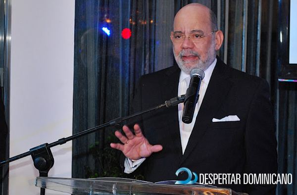 César Medina El periodista Csar Medina ganaba 480 mil dlares como embajador en