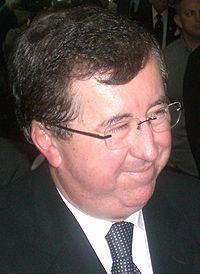 César Pérez Vivas httpsuploadwikimediaorgwikipediacommonsthu