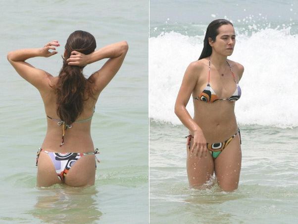 Cássia Linhares EGO NOTCIAS Cssia Linhares desfila corpo em dia de praia no Rio