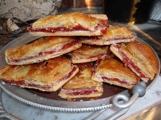 Cuban pastry pasteles de guayaba These are amazing Cuban pastry to die for