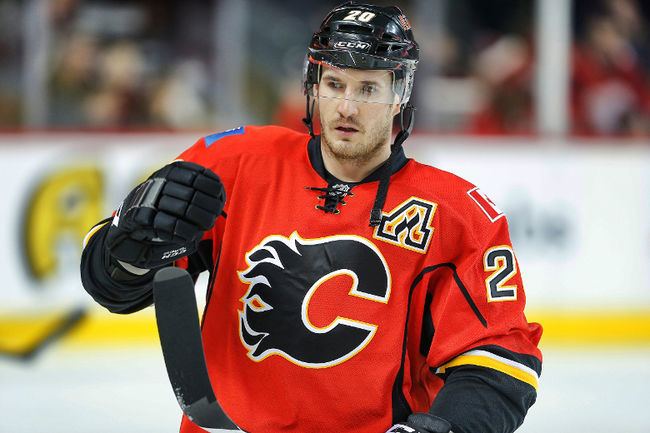 Curtis Glencross Former Flame Curtis Glencross grabs a professional tryout contract