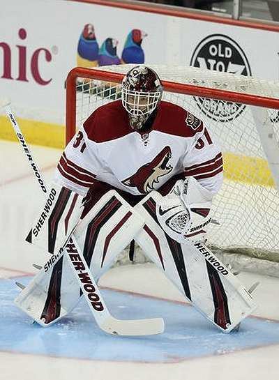 Curtis McElhinney Phoenix Coyotes goaltending history Curtis McElhinney