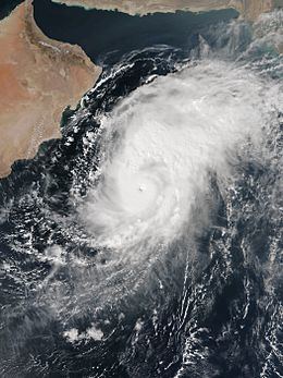 Cyclone Nilofar httpsuploadwikimediaorgwikipediacommonsthu
