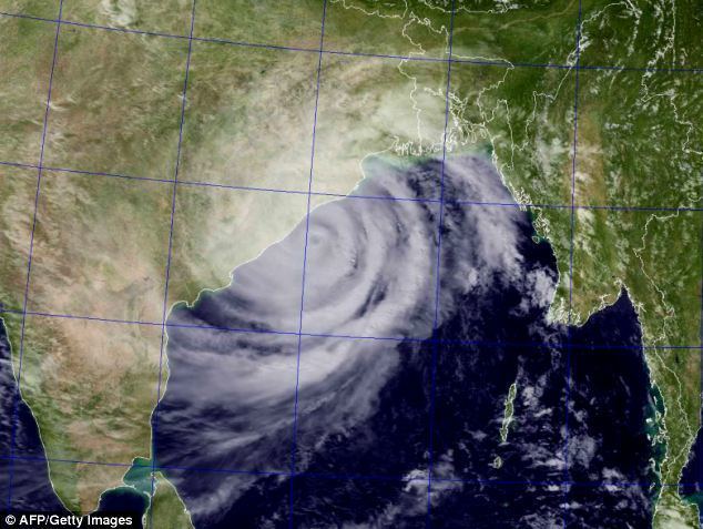 Cyclone Phailin 600k evacuated as 39super39 Cyclone Phailin heads for India Daily