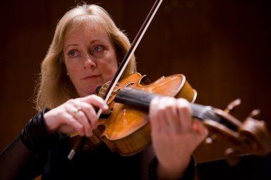 Cynthia Phelps Star turn for New York Philharmonic principal violist