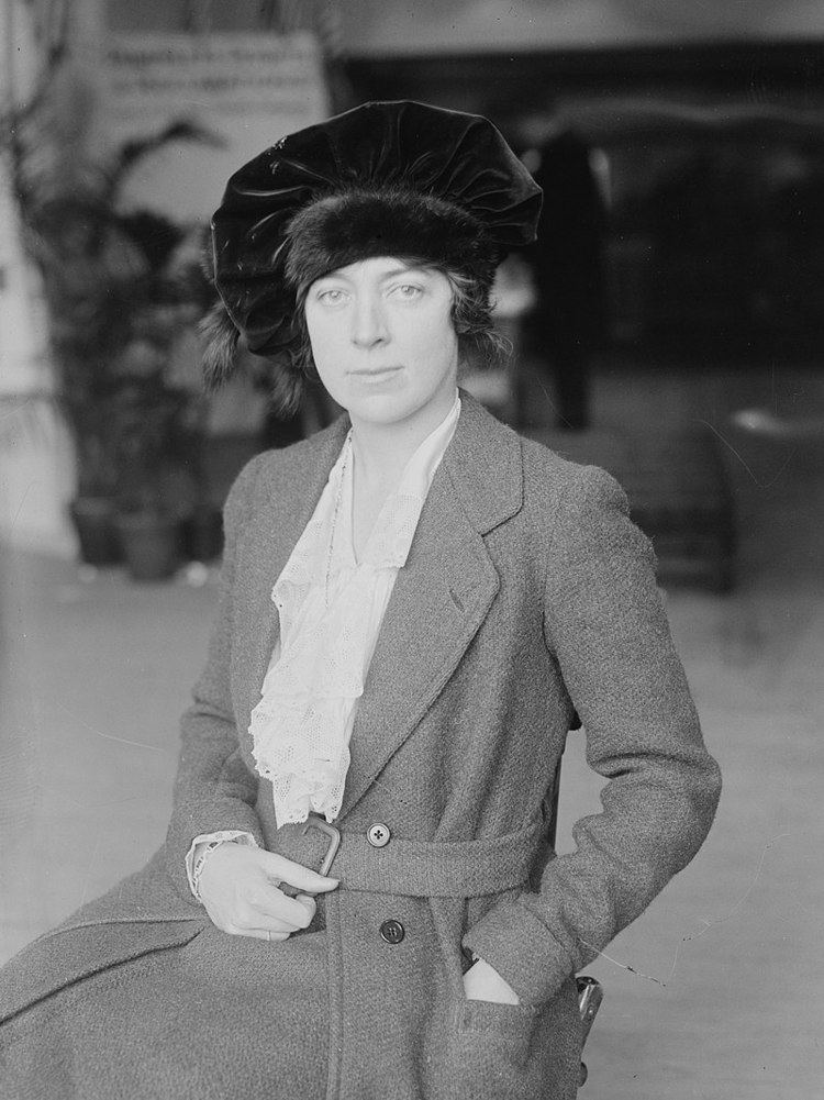 Cynthia Burke Roche in 1918 (cropped).jpg